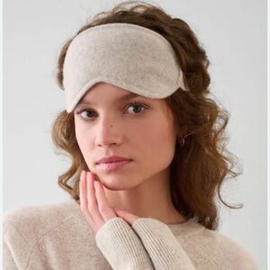 White + Warren Cashmere Eye Mask